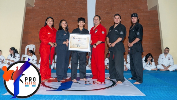 [Imagen:¡Diviértete, Aprende y Perfecciona! ¡Paga Q299 en Lugar de  Q615 por  Curso de Artes Marciales para Todas las Edades: 1 Mes de Clases de Karate, Kickboxing o Defensa Personal + Inscripción Gratis!]