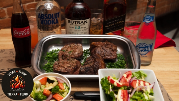 [Imagen:¡Combo After Office! ¡Paga Q785 en Vez de Q1,300 por Parrillada Mixta Hasta Para 4: 1 Lb de Lomito + 1 Lb de Puyazo + 2 Guarniciones (Ensalada y Papas Fritas) + 1 L de Licor a Elección entre Whisky JW Etiqueta Negra, Vodka Absolute o Ron Botrán!]