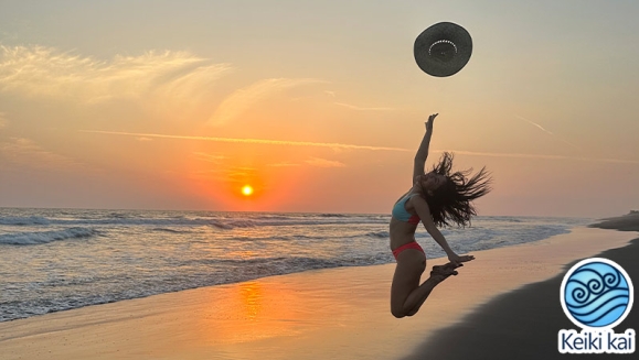 [Imagen:¡Escapada Perfecta a la Playa! ¡Paga Q365 en Vez de Q850 por 1 Noche para 2 Personas en Cabaña Tipo Hawaii con Baño Privado o Habitaciones Dobles con Baño Privado + Uso de Instalaciones: Piscina, Hamacas y Más!]