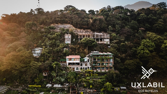 [Imagen:¡Paga Q499 en Lugar de Q1,320 por Day Pass para 2 en Hotel Uxlabil que Incluye: 2 Desayunos + 2 Almuerzos + Jacuzzi + Sauna + Uso Ilimitado de Kayaks!]