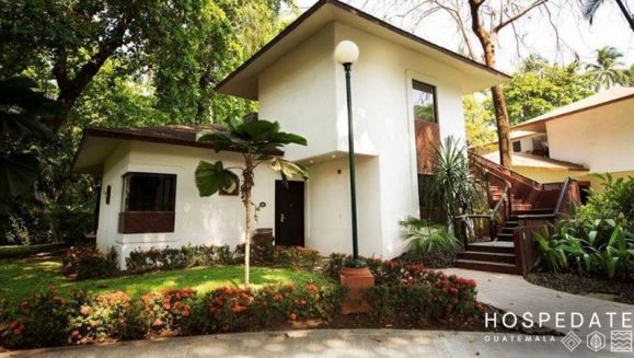 [Imagen:¡FLASH SALE DE FIN DE SEMANA! ¡Paga Q2,999 en Lugar de Q4,500 por Estadía de 3 Días y 2 Noches para 4 Personas en Bungalow o Suite + Uso Ilimitado de Atractivas Instalaciones! ¡Solo 10 Cupones Disponibles!]