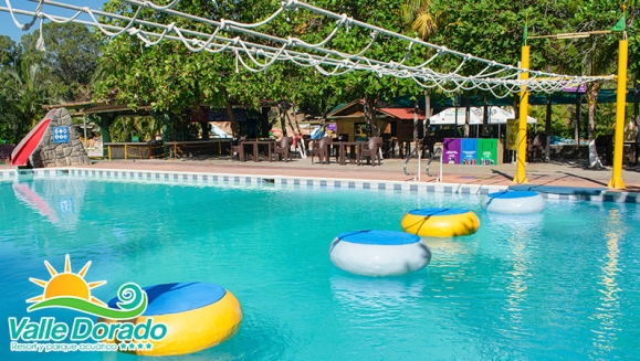 [Imagen:¡Paga Q699 en Lugar de Q1,299 por Estadía de 2 Días y 1 Noche para 2 Adultos y Hasta 2 Niños + 2 Desayunos Chapines + Acceso a Instalaciones y Parque Acuático + Impuestos y Más!]