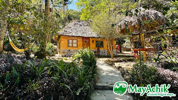 [Imagen:¡Paga Q599 en lugar de Q1,467 por Estadía de 2 Noches y 3 Días para 2 Personas en Habitación Temática o Bungalow + Uso de Sauna + Tour de Textiles + Parqueo + Impuestos!]