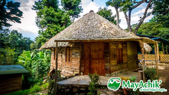 [Imagen:¡Paga Q599 en lugar de Q1,467 por Estadía de 2 Noches y 3 Días para 2 Personas en Habitación Temática o Bungalow + Uso de Sauna + Tour de Textiles + Parqueo + Impuestos!]