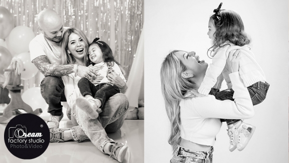 [Imagen:¡Paga $55 en Lugar de $120 por Sesión Fotográfica Profesional para 5 Personas que Incluye: 3 Fondos Diferentes + Edición de Fotografías + 30 fotografías en Formato Digital + Ampliación Fotográfica de 12 x 18 Pulgadas!]