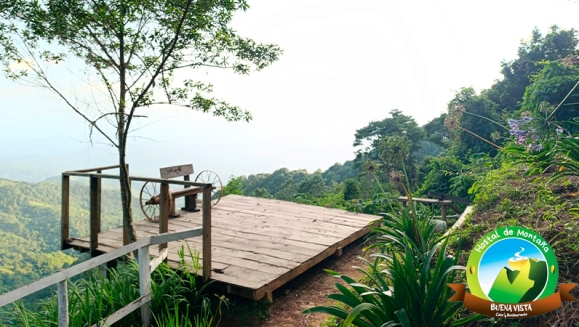 [Imagen:¡Conéctate con la Naturaleza en La Palma, Chalatenango! ¡Paga $42.60 en Lugar de $71 por Estadía de 1 Noche para 4 Personas + 4 Desayunos Típicos + 2 Usos de Columpio!]