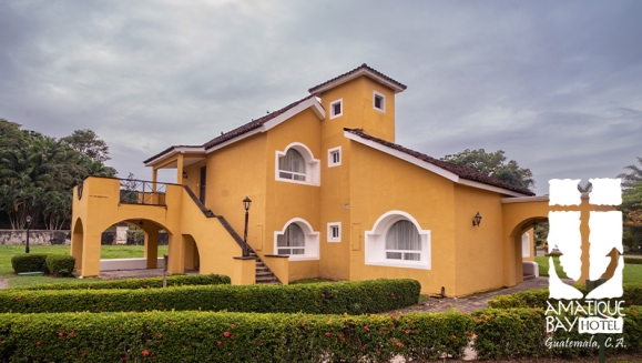 [Imagen:¡Escapada Tropical en Amatique Bay Hotel! ¡Paga Q737 en Lugar de Q1,061 por Estadía en Habitación Studio Sencilla o Doble Para 2 Adultos y Hasta 2 Niños + Uso Ilimitado de Atractivas Instalaciones + Impuestos Incluidos!]