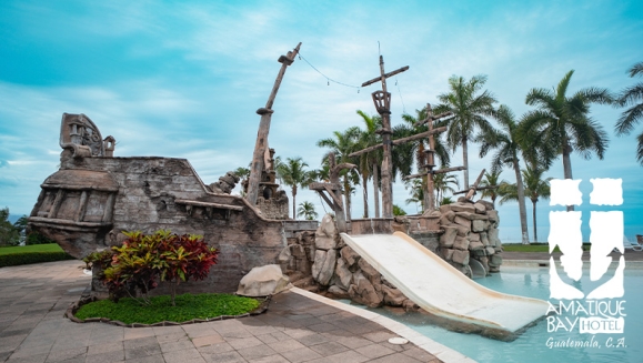 [Imagen:¡Escapada Tropical en Amatique Bay Hotel! ¡Paga Q737 en Lugar de Q1,061 por Estadía en Habitación Studio Sencilla o Doble Para 2 Adultos y Hasta 2 Niños + Uso Ilimitado de Atractivas Instalaciones + Impuestos Incluidos!]