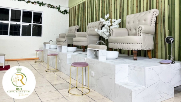 [Imagen:¡Renueva tus Manos y Pies! ¡Paga Q85 en Lugar de Q500 por Manicure y Pedicure Spa: Aplicación de Esmalte Permanente +  Exfoliación con Sales Minerales!]