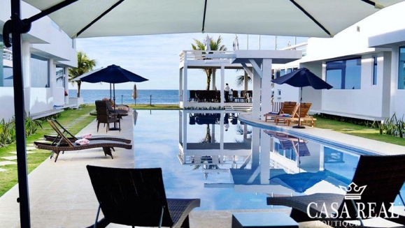 [Imagen:¡Escape Frente al Mar en Casa Real Boutique, Monterrico! ¡Paga Q650 en Lugar de Q1,100 por Estadía en Habitación Doble Para Hasta 4 Personas + 2 Desayunos + Playa Privada + Piscina y Más!]
