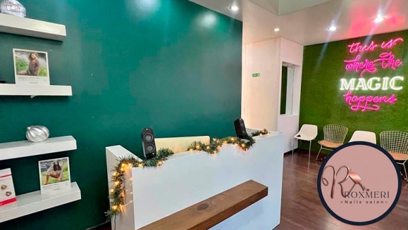 [Imagen:¡Paga $10 en Lugar de $25 y Alarga tus Uñas con la Técnica Soft Gel + Manicure Express + Aplicación de Esmalte + Brillo Permanente!]