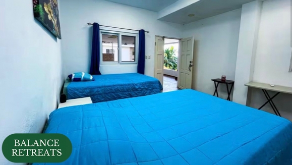 [Imagen:¡Experiencia Deluxe de Yoga Frente al Mar (17 Enero)! ¡Paga $84 en Lugar de $164 y Disfruta 1 Noche de Alojamiento en Elegante Mansión en Bahía Dorada, La Libertad + Alimentación + Meditación Guiada y Bienestar! ¡18 Cupones Disponibles!]