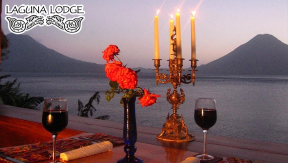 [Imagen:¡Paga Q1,218 en Lugar de Q3,611 por Estadía para 2 Personas + Uso de Kayaks + Cóctel de Bienvenida + Entrada a Reserva Natural y Más en el Hotel 5 Estrellas Laguna Lodge Eco Resort en Atitlán!]