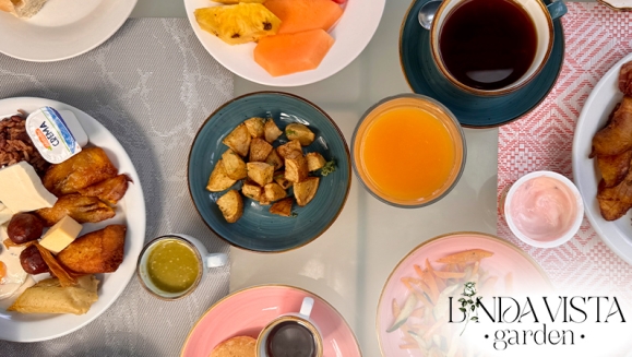 [Imagen:¡All You Can Eat en Linda Vista Garden! ¡Paga $11 en Vez de $16.95 por Desayuno Buffet Para 1 Persona que Incluye: Huevos, Pancakes, Frijoles, Pupusas, Tamales, Tocinos, Chorizos, Plátanos, Salsas, Quesos, Yogurt , Fruta, Postres, Jugos y Más!]