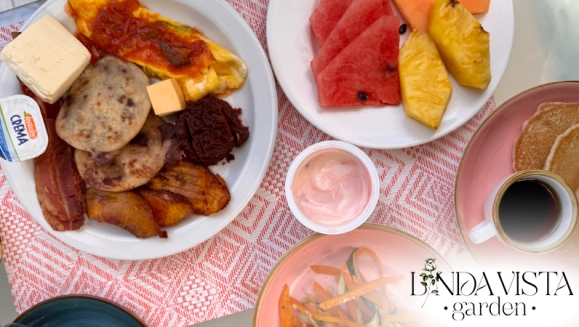 [Imagen:¡All You Can Eat en Linda Vista Garden! ¡Paga $11 en Vez de $16.95 por Desayuno Buffet Para 1 Persona que Incluye: Huevos, Pancakes, Frijoles, Pupusas, Tamales, Tocinos, Chorizos, Plátanos, Salsas, Quesos, Yogurt , Fruta, Postres, Jugos y Más!]