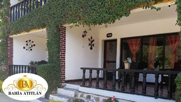 [Imagen:¡Inolvidable Estadía en Atitlán! ¡Paga Q350 en Lugar de Q650 por Estadía para 2 Personas en Habitación Doble + Uso de Piscina, Vista al Lago y Volcanes, Acceso a Playa Privada y Área Verde + Impuestos Incluidos!]