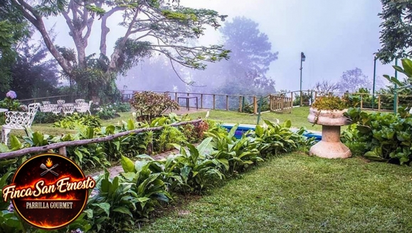 [Imagen:¡Disfruta un Delicioso Plan en Comasagua! ¡Paga $22 en Lugar de $42.50 por 2 Hamburguesas a Elección entre: Pollo, Res o Cerdo Ahumado + Papas + Postres: 2 Rollos de Pavlova + 2 Limonadas de la Casa!]