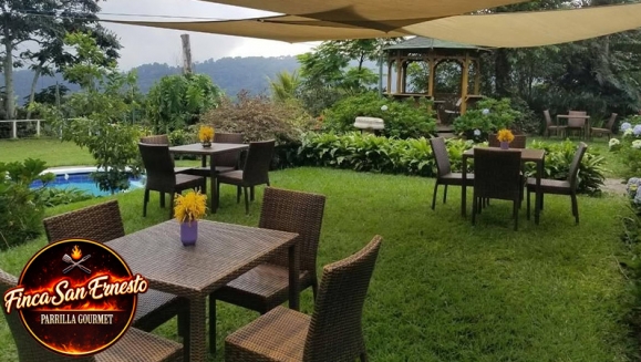 [Imagen:¡Disfruta un Delicioso Plan en Comasagua! ¡Paga $22 en Lugar de $42.50 por 2 Hamburguesas a Elección entre: Pollo, Res o Cerdo Ahumado + Papas + Postres: 2 Rollos de Pavlova + 2 Limonadas de la Casa!]