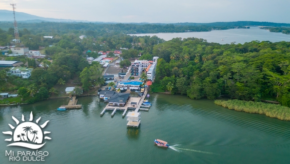 [Imagen:¡Paga Q750 en Lugar de Q1,250 por Estadía Familiar Hasta Para 4 Personas en Río Dulce: Habitación Doble + 2 Desayunos + Piscinas + Ingreso a Museo y Más! ¡Sólo 25 Cupones Disponibles!]