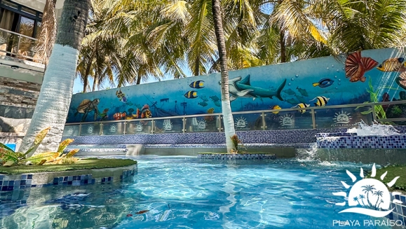 [Imagen:¡Paga Q540 en Lugar de Q900 por Estadía Familiar de 1 Noche Hasta Para 4 Personas en Monterrico: Habitación Doble con A/C + 2 Camas Matrimoniales + Ducha y Baño Privado + Televisión + Piscinas + Acceso a Playa Privada y Más!]