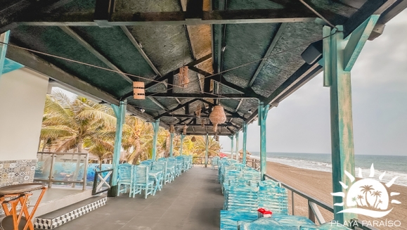 [Imagen:¡Paga Q450 en Lugar de Q750 por Estadía de 1 Noche Para 2 Personas en Monterrico: Habitación Deluxe King con A/C + 1 Cama King + Ducha y Baño Privado + Televisión + Piscinas + Acceso a Playa Privada y Más!]