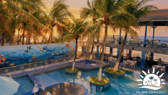 [Imagen:¡Paga Q450 en Lugar de Q750 por Estadía de 1 Noche Para 2 Personas en Monterrico: Habitación Deluxe King con A/C + 1 Cama King + Ducha y Baño Privado + Televisión + Piscinas + Acceso a Playa Privada y Más!]