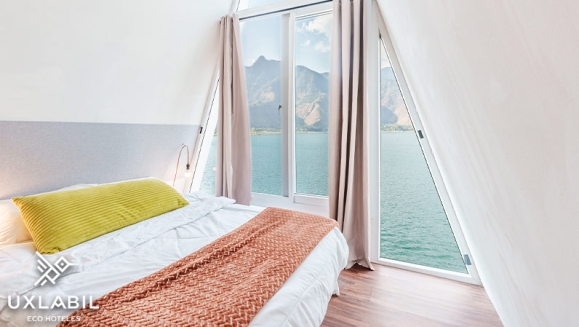[Imagen:¡Paga Q750 en Lugar de Q1,290 por Estadía de 3 Días y 2 Noches para 2 Adultos en Cabaña Equipada Frente al Lago de Atitlán, Incluye: 4 Desayunos + Uso de Kayaks + 1 Hora de Sauna +  Impuestos Incluidos + Parqueo!]