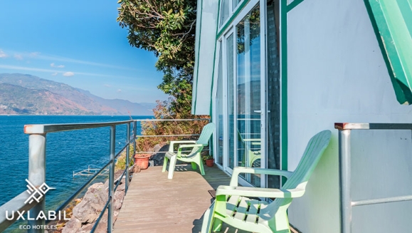 [Imagen:¡Paga Q750 en Lugar de Q1,290 por Estadía de 3 Días y 2 Noches para 2 Adultos en Cabaña Equipada Frente al Lago de Atitlán, Incluye: 4 Desayunos + Uso de Kayaks + 1 Hora de Sauna +  Impuestos Incluidos + Parqueo!]