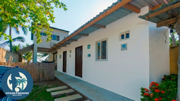 [Imagen:¡Plan Playero en Pareja! ¡Paga $107 en Lugar de $179 por Estadía Para 2 Personas en Ocean Paradise, Playa Barra de Santiago, Ahuachapán! ¡Solo 18 Cupones Disponibles!]