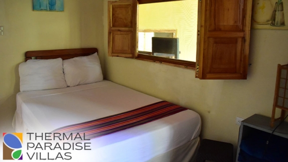 [Imagen:¡Un Escape Diferente: Villa Privada + Aguas Termales = Descanso Total! ¡Paga $182 en Lugar de $260 por Estadía de 1 Noche Hasta Para 6 Personas en Thermal Paradise Villas, Sonsonate! ¡Solo 18 Cupones Disponibles!]