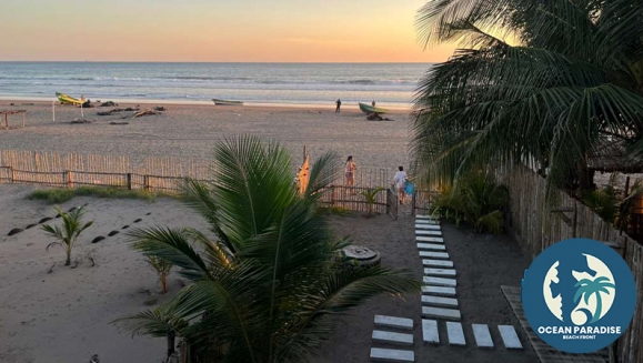 [Imagen:¡Ese Plan en Grupo Ahora Tiene Vista al Mar! ¡Paga $153 en Lugar de $219 por Estadía Hasta Para 8 Personas en Ocean Paradise, Playa Barra de Santiago, Ahuachapán! ¡Solo 18 Cupones Disponibles!]