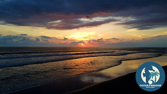 [Imagen:¡Ese Plan en Grupo Ahora Tiene Vista al Mar! ¡Paga $153 en Lugar de $219 por Estadía Hasta Para 8 Personas en Ocean Paradise, Playa Barra de Santiago, Ahuachapán! ¡Solo 18 Cupones Disponibles!]