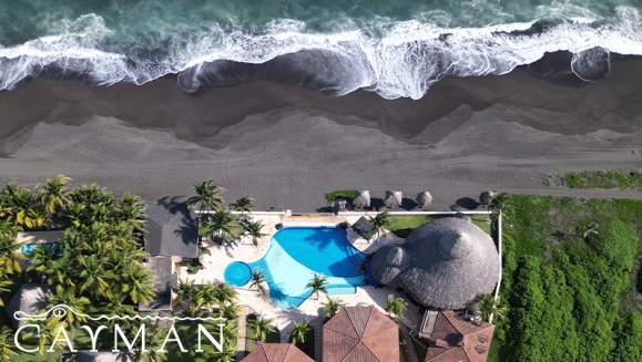 [Imagen:¡Playa, Relax y Confort en el Hotel Cayman Suites! ¡Paga Q737 en Lugar de Q1,046 por Estadía en Habitación Sencilla o Doble Para 2 Adultos y Hasta 2 Niños + Uso Ilimitado de Atractivas Instalaciones + Impuestos Incluidos!]