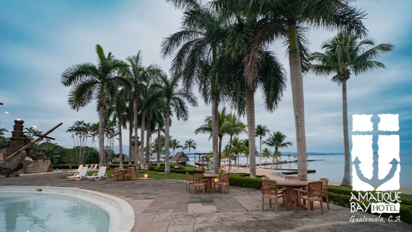 [Imagen:¡Escapada 5 Estrellas en Amatique Bay Hotel! ¡Paga Q737 en Lugar de Q1,061 por Estadía en Habitación Studio Sencilla o Doble Para 2 Adultos y Hasta 2 Niños + Uso Ilimitado de Atractivas Instalaciones + Impuestos Incluidos!]