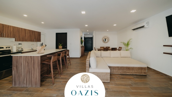 [Imagen:¡Paga Q3,999 en Lugar de Q6,640 por Estadía de Fin de Semana (2 Noches) Hasta Para 10 Personas en Villa de Lujo Equipada en Monterrico: Habitaciones con A/C, Cocina Completa, Comedor, Sala, Jacuzzi Privado, Piscinas, Áreas Para el Descanso y Más!]