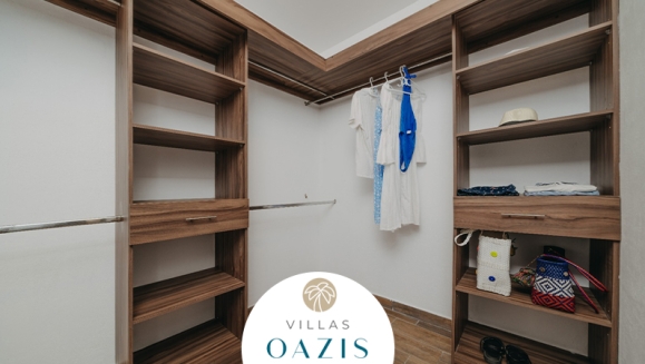 [Imagen:¡Paga Q3,999 en Lugar de Q6,640 por Estadía de Fin de Semana (2 Noches) Hasta Para 10 Personas en Villa de Lujo Equipada en Monterrico: Habitaciones con A/C, Cocina Completa, Comedor, Sala, Jacuzzi Privado, Piscinas, Áreas Para el Descanso y Más!]