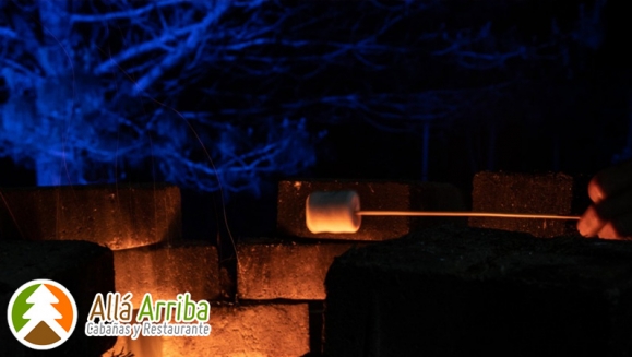 [Imagen:¡Paga $60 en Lugar de $110 por 1 Noche en Cabaña para 2 Adultos y 2 Niños o para 3 Adultos + Desayunos Continentales + 30 Minutos de Juegos de Mesa + Caminata en Bosque + Visita al Vivero de Hortalizas + Entretenimiento y Más!]