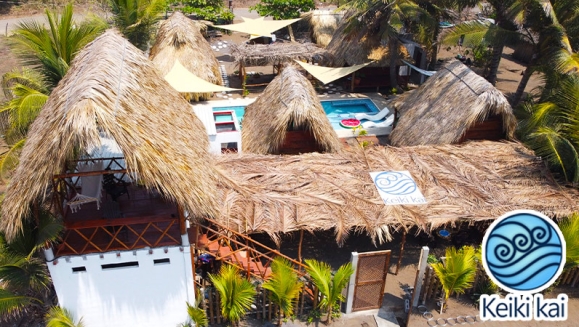 [Imagen:¡Escapada Perfecta a la Playa! ¡Paga Q365 en Lugar de Q850 por 1 Noche para 2 Personas en Cabaña Tipo Hawaii con Baño Privado o Habitaciones Dobles con Baño Privado + Snacks de Desayuno + Uso de Instalaciones: Piscina, Hamacas y Más!]