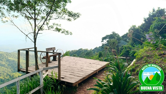 [Imagen:¡Conéctate con la Naturaleza en La Palma, Chalatenango! ¡Paga $42 en Lugar de $71 por Estadía de 1 Noche para 4 Personas + 4 Desayunos Típicos + 2 Usos de Columpio!]