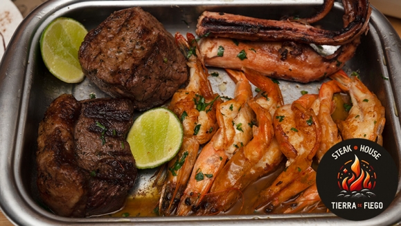 [Imagen:¡Nueva Parrillada de Carnes y Mariscos! ¡Paga Q299 en Lugar de Q521 por “Maristierra" Familiar Hasta Para Compartir con: 1 Lb de Lomito o Puyazo + 1/2 Lb de Camarones + 1/2 Lb de Pulpo + 2 Guarniciones + Pichel de Bebida + 2 Postres!]