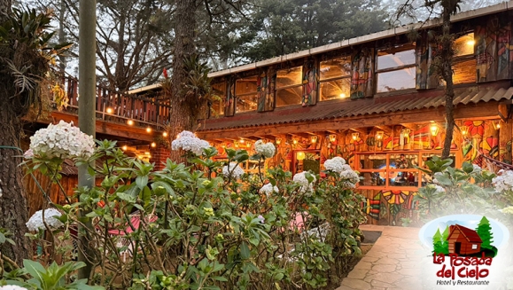 [Imagen:¡Vive el Clima Fresco de Montaña! ¡Paga $37 en Lugar de $77 por Estadía de 1 Noche para 4 Personas en Habitación Doble + 2 Desayunos Típicos en Hotel y Restaurante La Posada del Cielo en El Pital, Chalatenango!]
