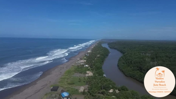 [Imagen:¡Descubre un Paraíso Tropical en Playa Barra del Jiote! ¡Paga Q699 en Vez de Q1,400 por Estadía Para 2 Personas en Habitación Doble con AC + Piscinas + Jacuzzis + Playa + Traslado Exclusivo en Lancha con Recorrido Panorámico entre Manglares y Más!]