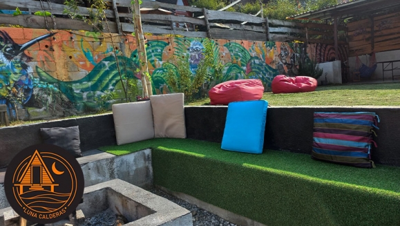 [Imagen:¡Paga Q299 en Lugar de Q600 por Estadía para 2 Personas en Habitación Tipo Cabaña + Uso de Lancha de Remos + Uso de Instalaciones (Jardines, Hamacas, Fogata y Juegos de Mesa) + Impuestos Incluidos!]