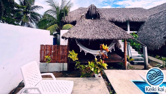 [Imagen:¡Escapada Perfecta a la Playa! ¡Paga Q349 en Lugar de Q850 por 1 Noche para 2 Personas en Cabaña Tipo Hawaii con Baño Privado o Habitaciones Dobles con Baño Privado + Snacks de Desayuno + Uso de Instalaciones: Piscina, Hamacas y Más!]