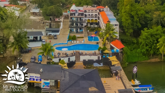 [Imagen:¡Paga Q599 en Lugar de Q1,000 por Estadía Para 2 Personas en Río Dulce: Habitación Sencilla con Cama Matrimonial y A/C + Ducha y Baño Privado + 2 Desayunos + Piscinas + Ingreso a Museo!]