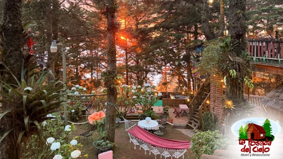 [Imagen:¡Escapada con Clima Fresco! ¡Paga $37 en Lugar de $77 por Estadía de 1 Noche para 4 Personas en Habitación Doble + 2 Desayunos Típicos en Hotel y Restaurante La Posada del Cielo en El Pital, Chalatenango!]