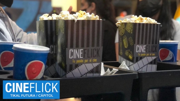 [Imagen:¡Paga Q139 en Lugar de Q296 por 2 Entradas para Película a Elección (Estreno o Cartelera) + 2 Hot Dogs + 1 Poporopo Grande + 2 Bebidas de 16 Onzas o 2 Granitas!]