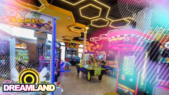 [Imagen:¡Dreamland Llega al Centro Histórico! ¡Paga $19 en Lugar de $41.98 por 2 Hot Dogs + 2 Papas + 2 Sodas + $30 de Saldo para Jugar!]