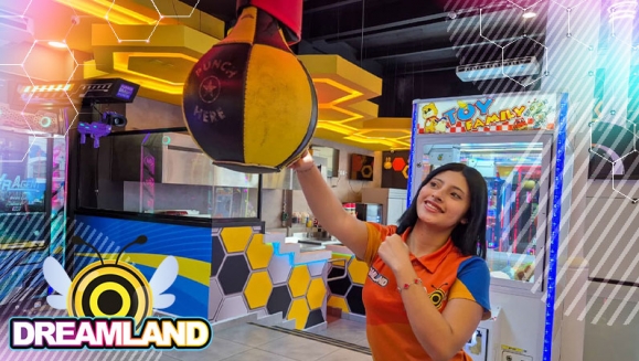 [Imagen:¡Dreamland Llega al Centro Histórico! ¡Paga $19 en Lugar de $41.98 por 2 Hot Dogs + 2 Papas + 2 Sodas + $30 de Saldo para Jugar!]