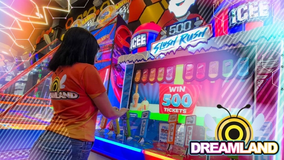 [Imagen:¡Dreamland Llega al Centro Histórico! ¡Paga $19 en Lugar de $41.98 por 2 Hot Dogs + 2 Papas + 2 Sodas + $30 de Saldo para Jugar!]